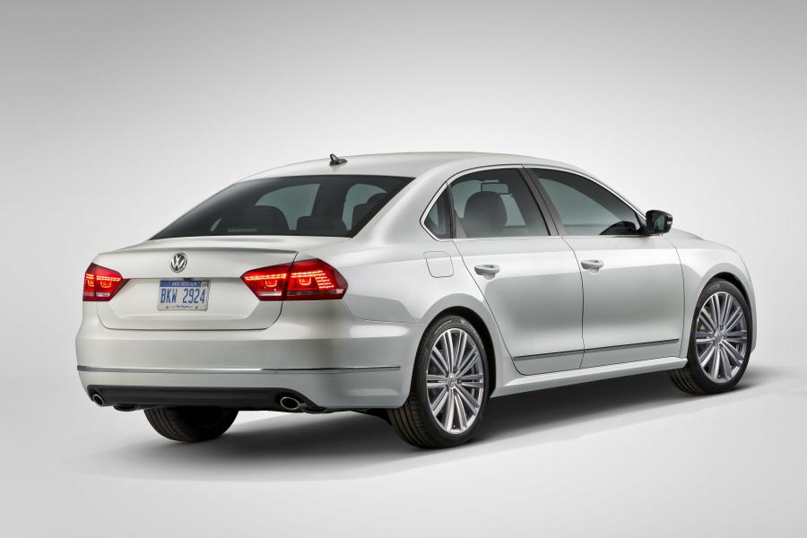  Volkswagen Passat Performance Concept 2013 года  (фото 2 из 2)